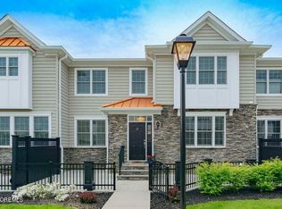 12 Carriage Gate Dr, Little Silver, NJ 07739