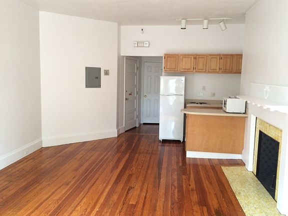 2nd image of 1077 Beacon St APT 8