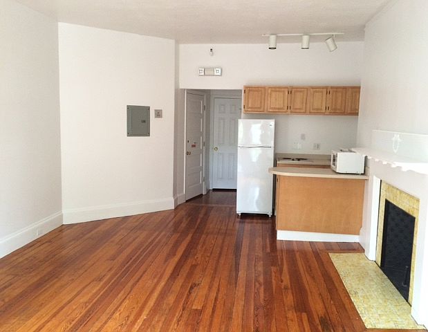 2nd image of 1073 Beacon St #7