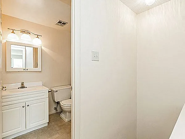 Lincoln Park Apartments and Townhomes — Photo 6