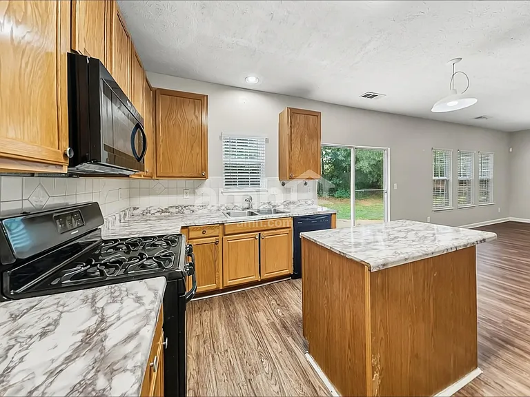 540 Gables Ct — Photo 4