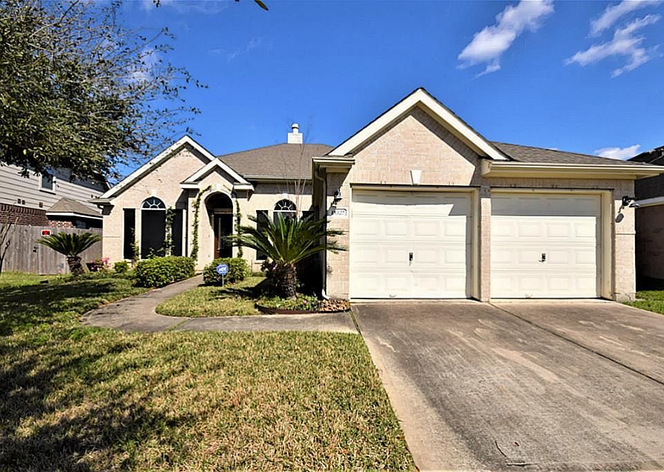 1st image of 15327 Southwood Trace Ln