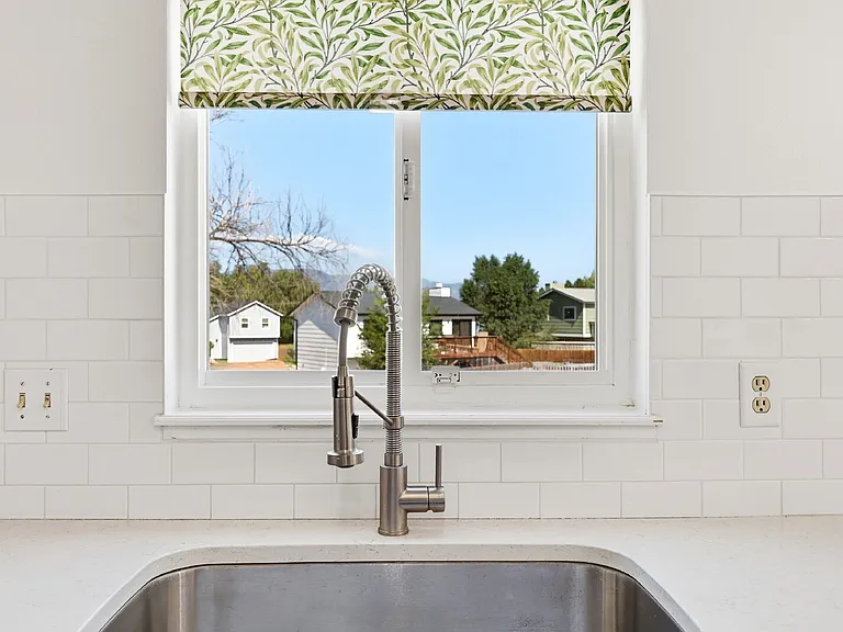 701 Autumn Pl — Photo 10