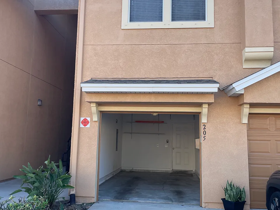4077 Meander Pl #205