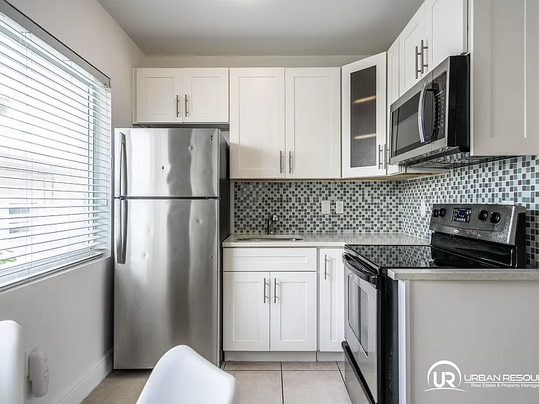 6971 Carlyle Ave #207 — Photo 8