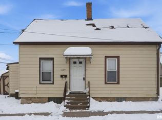 1649 Florence Ln, Davenport, IA 52804