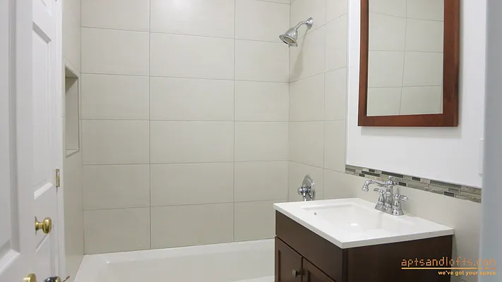 Rented by aptsandlofts.com | media 14