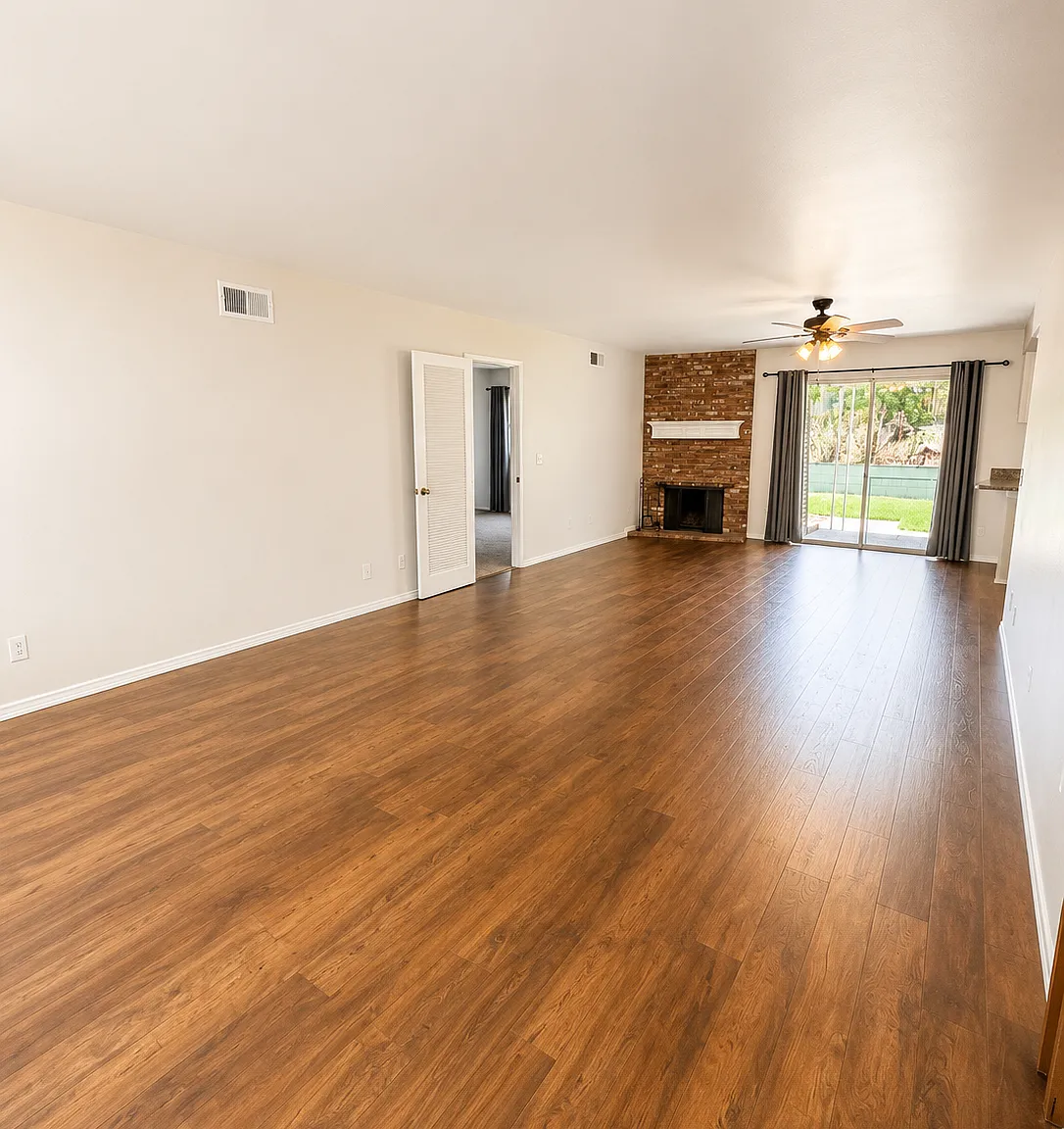 3 bed, 1330 sqft, $3,650 — Photo 2