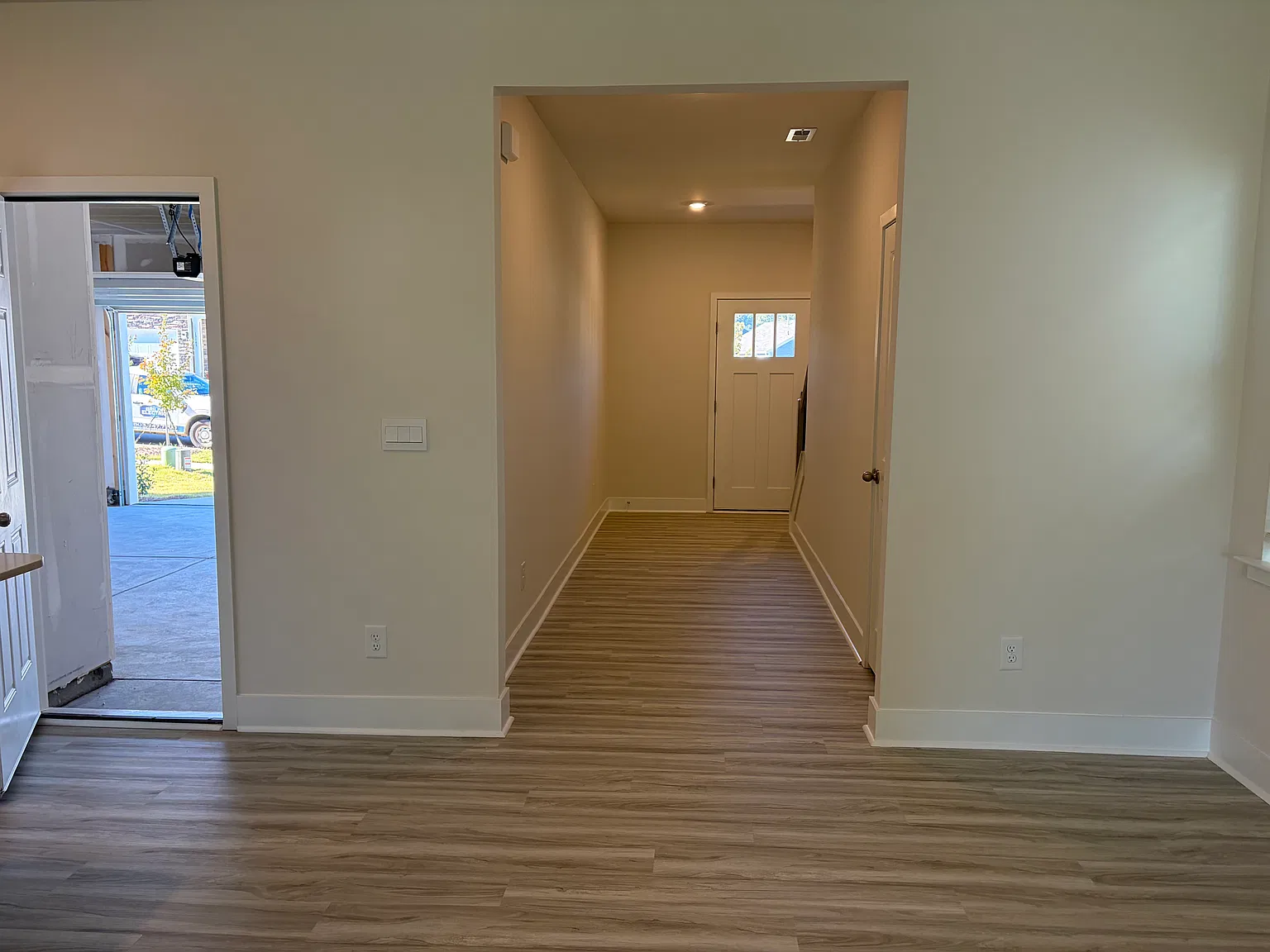 5 bed, 2368 sqft, $2,700 — Photo 4