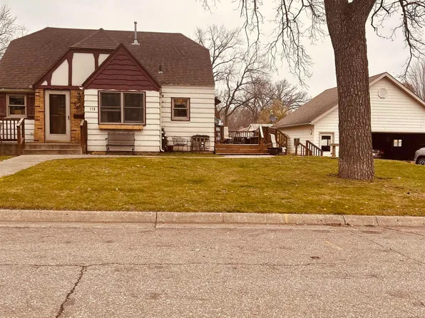 115 W 1st Ave S, Estherville, IA 51334