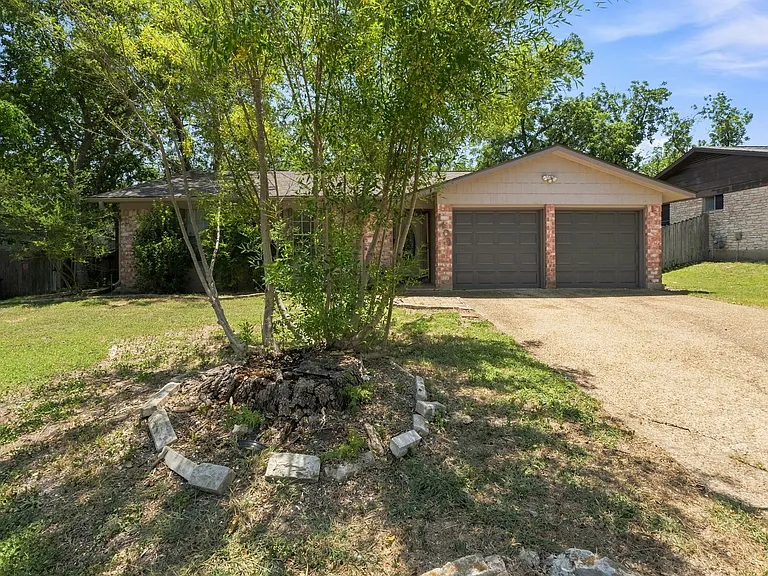 1409 Desert Quail Ln — Photo 1