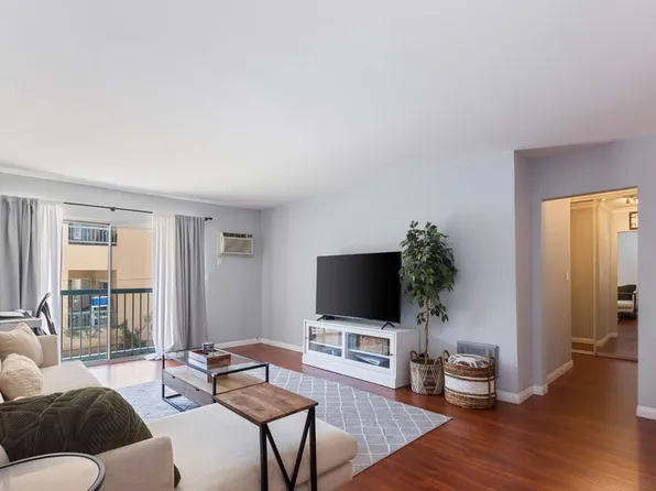 18307 Burbank Blvd Unit 120, Tarzana, CA 91356