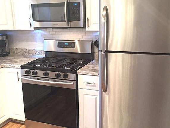 3rd image of 4632 Crabwood Dr