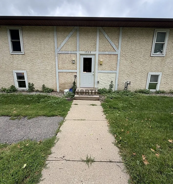 1721 Nokomis St