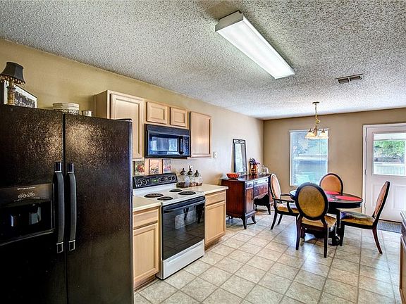 5th image of 1453 Hickory Creek Ln