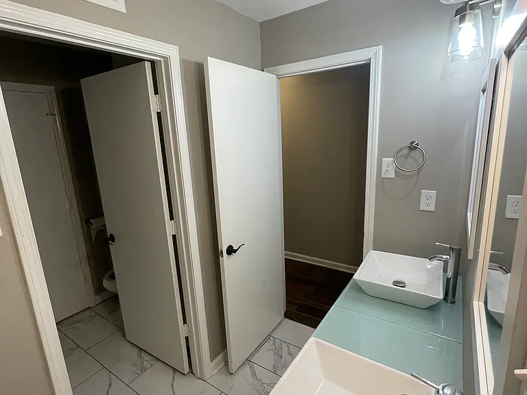 1738 E Churchill Downs Rd — Photo 10