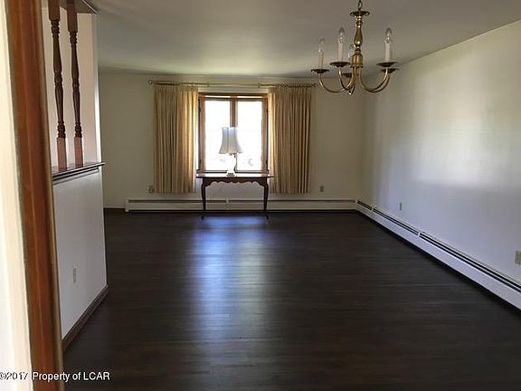 4th image of 72 Brook St