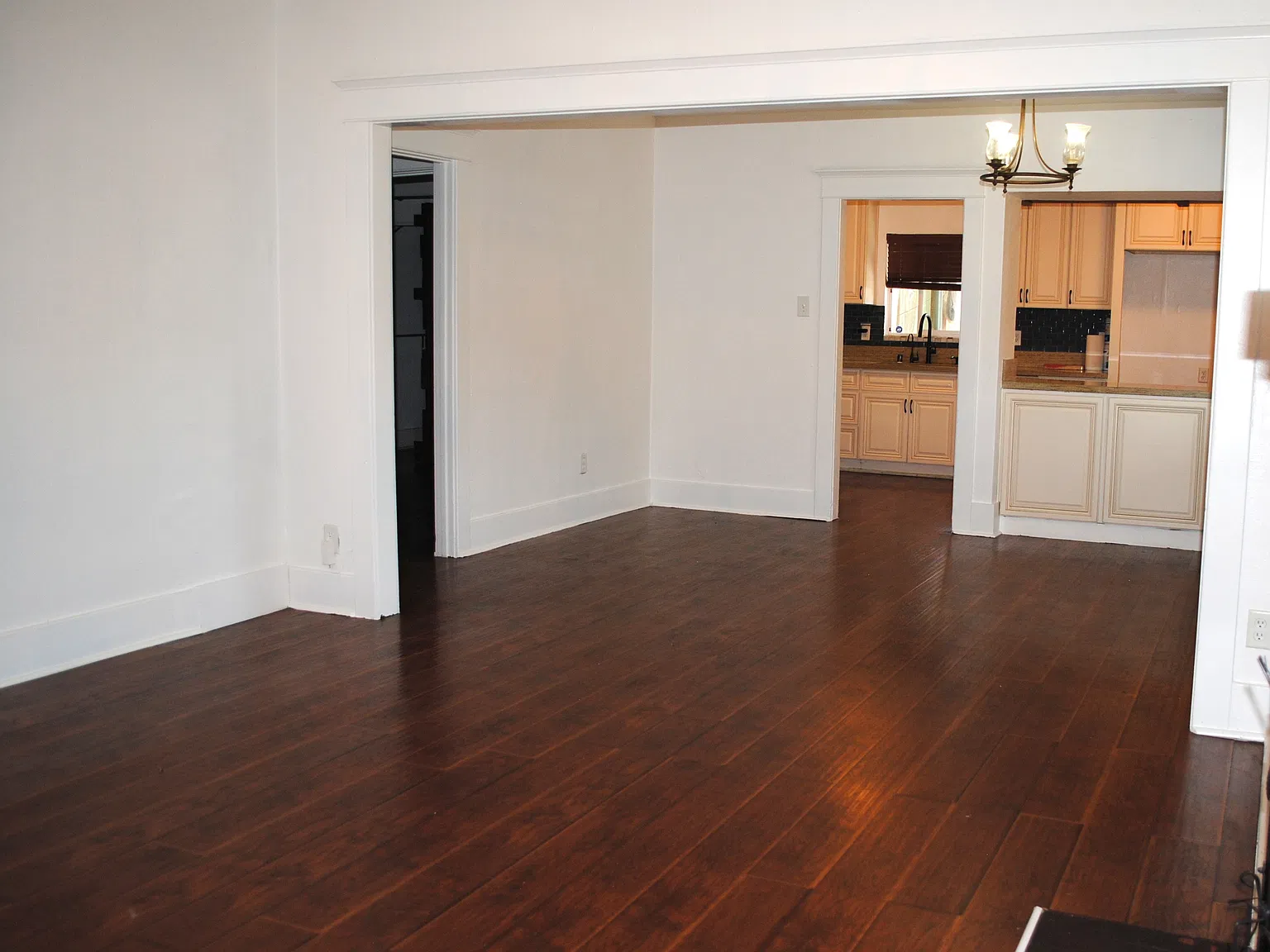 2 bed, 1003 sqft, $3,000 — Photo 3