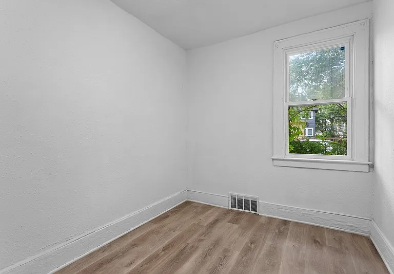 7405 Garden St #6 — Photo 3