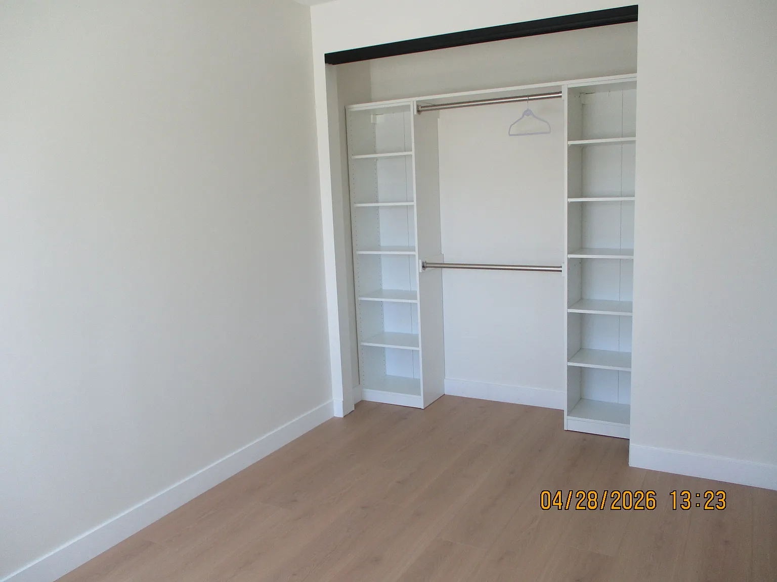 2 bed, 800 sqft, $2,700 — Photo 4