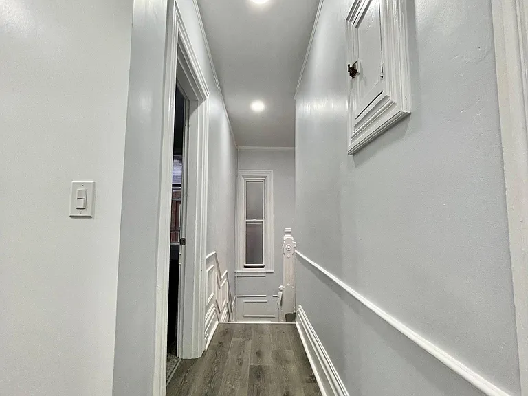 733 S Negley Ave #2 — Photo 6