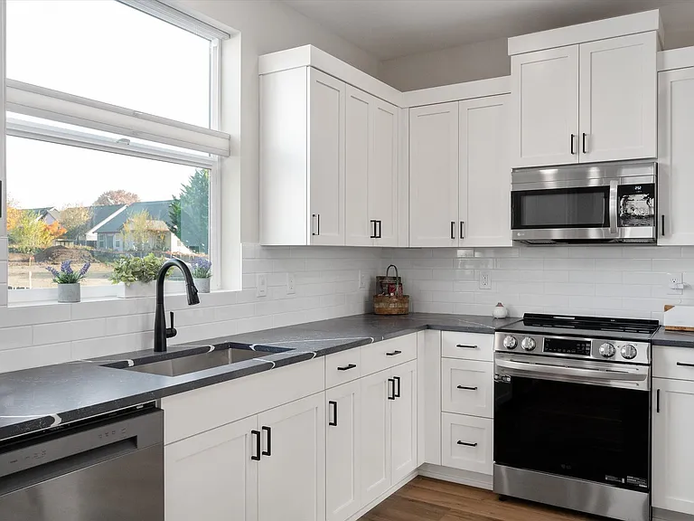 Brand New Newberg Homes- Up to 1 Month Free! — Photo 41
