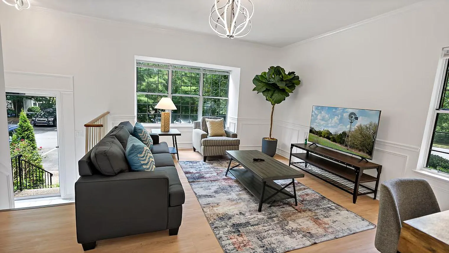 3 bed, 1.0 bath, $6,045 — Photo 1