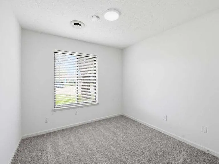 1409 Gatlinburg Ct — Photo 15