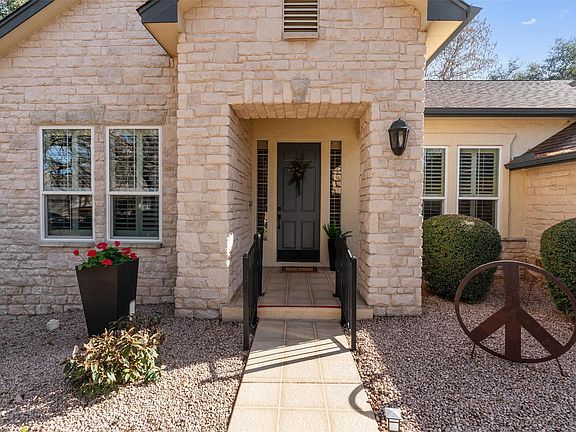 4th image of 109 Running Water St