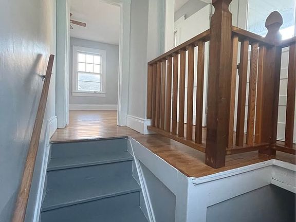 4th image of 310 Hixson Ave #1