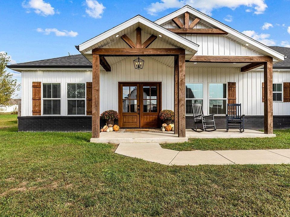 1st image of 2706 Town Drive