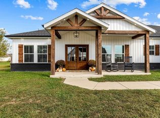 2706 Town Dr, Mountain Grove, MO 65711