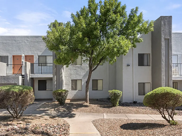 Acacia Hills — Photo 38