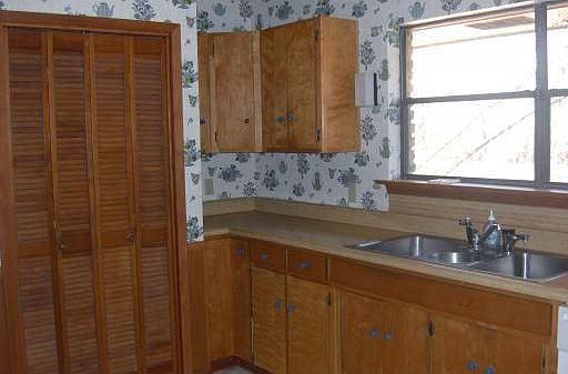 2nd image of 607 Burnside Dr