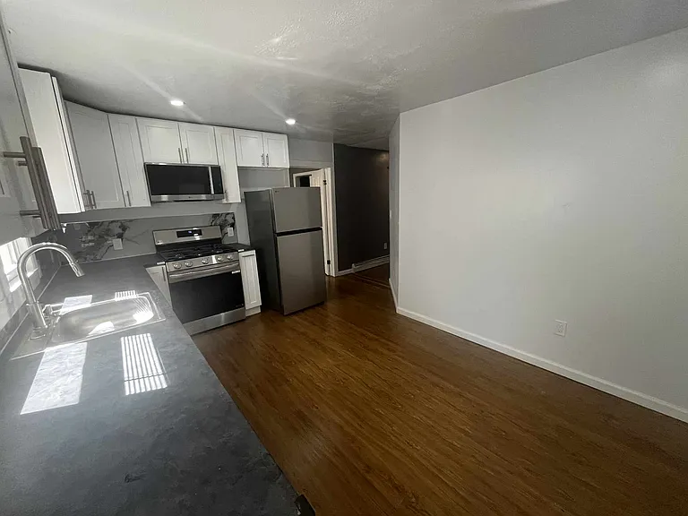 11 Heath St — Photo 11
