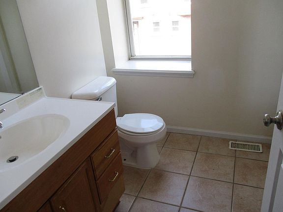 2nd image of 2827 Wyoming St