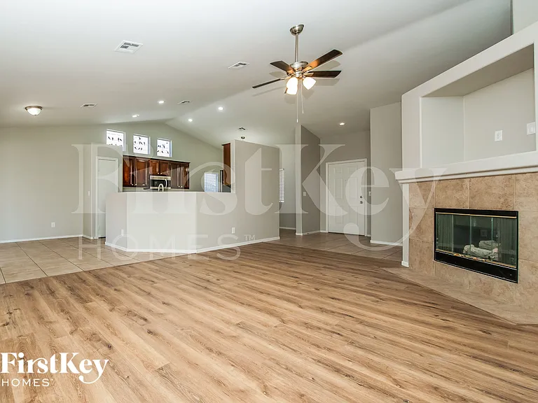 635 Dry Valley Ave — Photo 3
