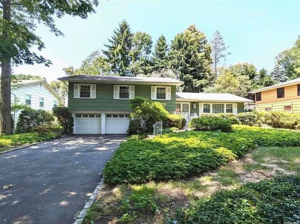 20 Russell Woods Road, Great Neck, NY 11021