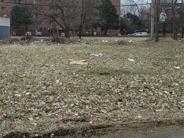 2527 Dubois St, Detroit, MI 48207