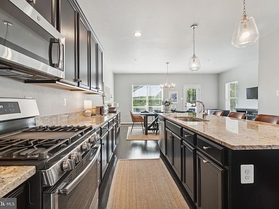 5th image of 7112 Yamhill Way