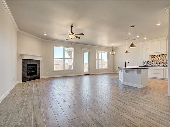 5th image of 1129 Acclivis Way