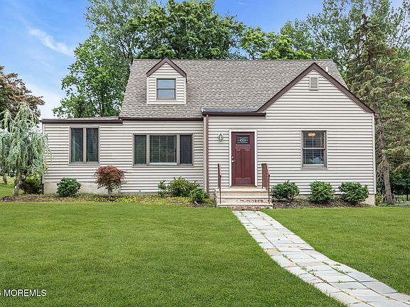 2nd image of 89 Oak Hill Road