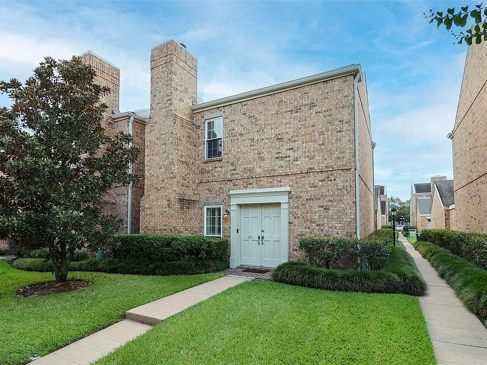 600 Wilcrest Dr #30