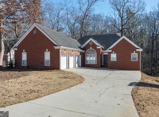 895 Dogwood Park Dr, Lawrenceville, GA