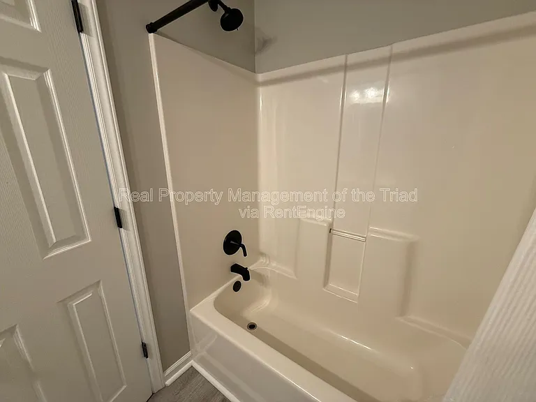 521 Mill Pond Dr — Photo 7