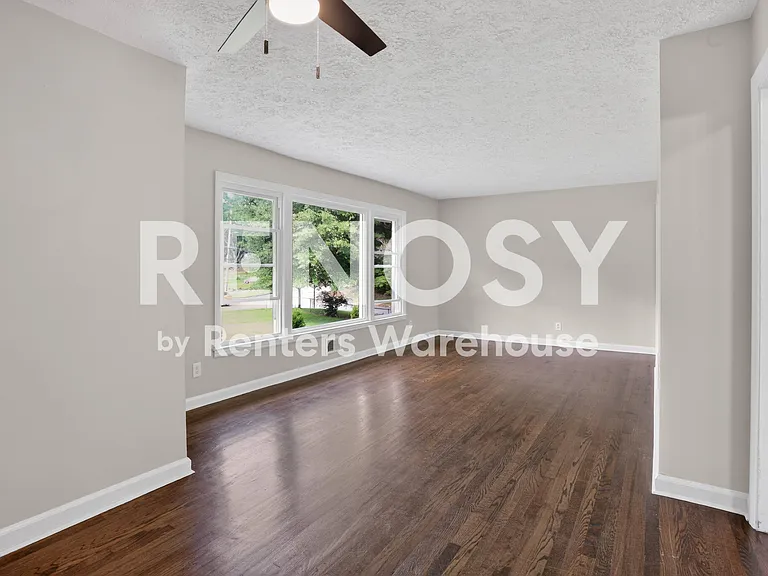 3081 Glendale Ct — Photo 10