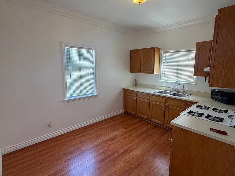 1010 Allen Ave #C — Photo 6