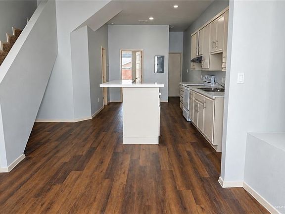3rd image of 1301 Morwil St APT 10