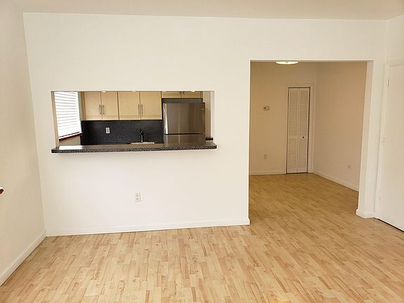 3rd image of 611 Michigan Ave APT 5