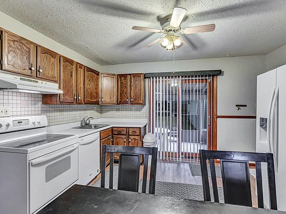 Large eat-in kitchen